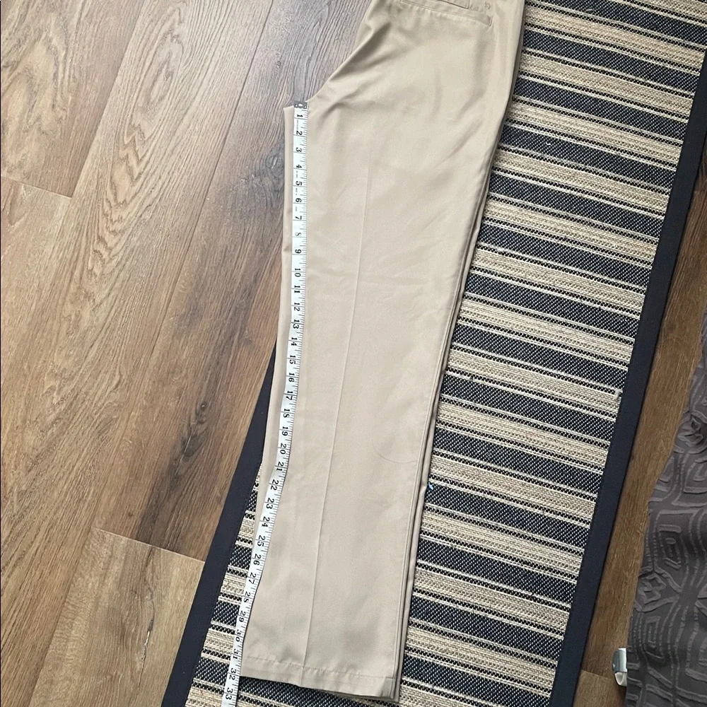 Haggar Men's Light Tan Straight Fit Pants flat front 32x32
